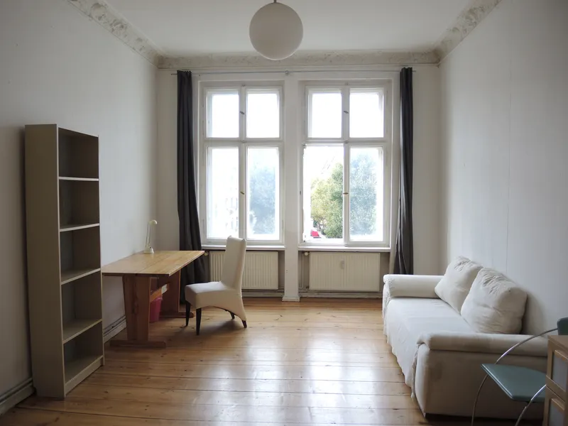 2-Zimmer-Wohnung mit Blick auf den Fernsehturm / 2-bedroom apartment with TV tower view — photo 1